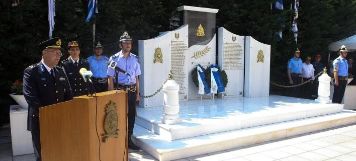 Αποκαλυπτήρια στο Μνημείο Πεσόντων Πυροσβεστών στη Θεσσαλονίκη – Φόρος τιμής σε 56 πυροσβέστες (Εικόνες)